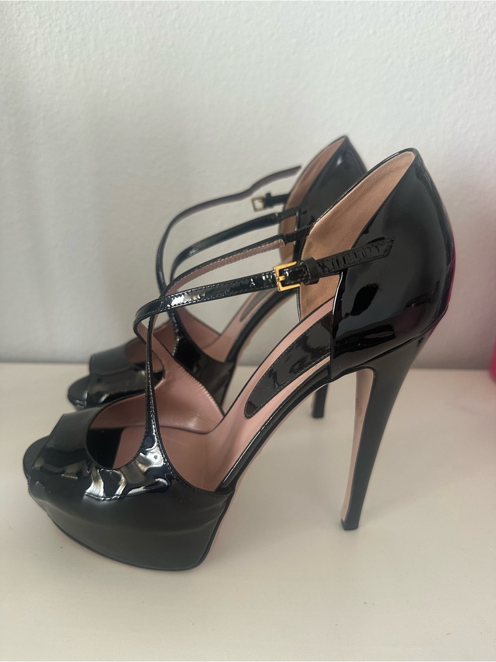 Gucci Black Patent Peep-Toe Platform Heels with Crisscross Strap - Picture 4 of 9